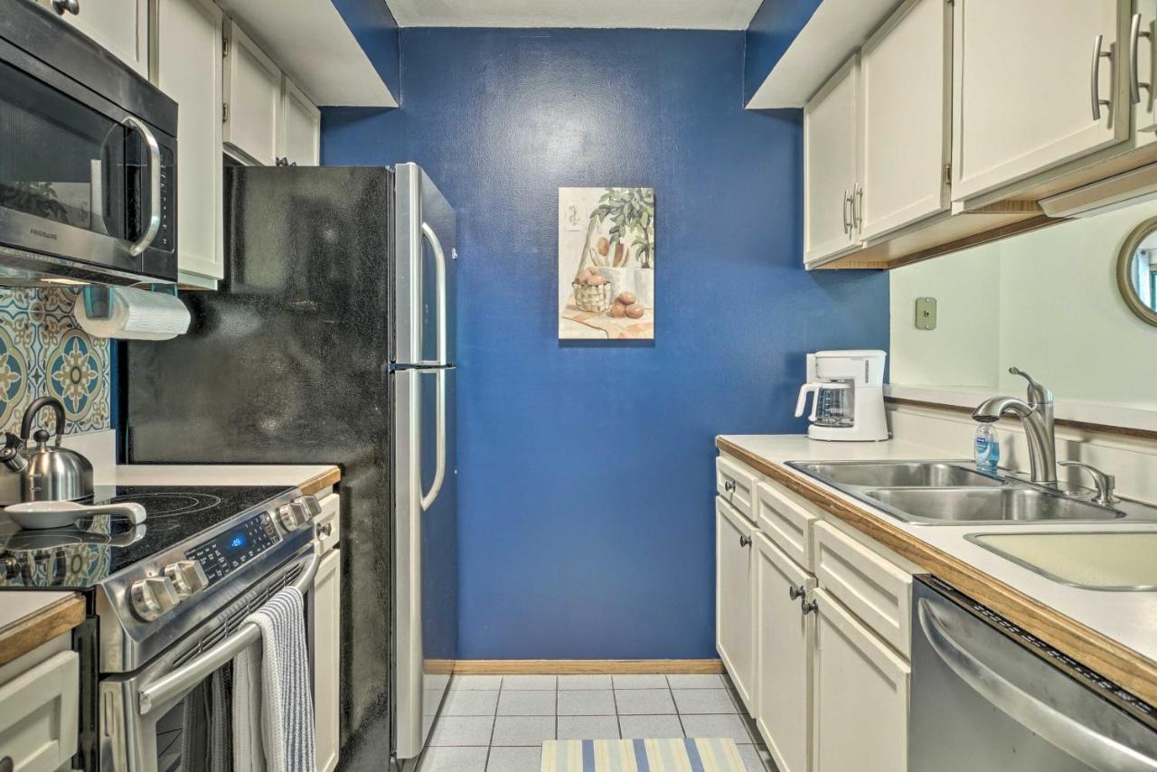 Pet-Friendly Branson Retreat With Pool And Golf Access Apartment Exterior photo