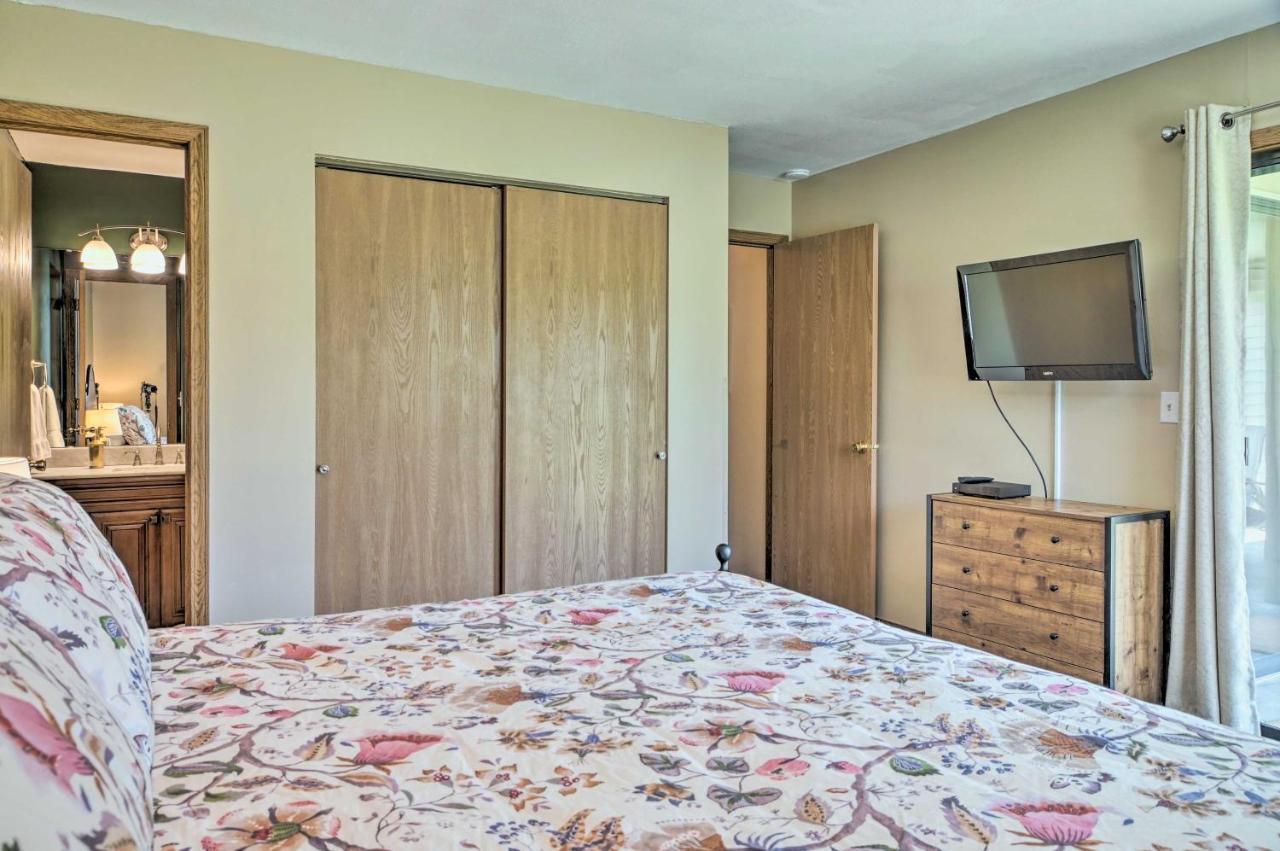 Pet-Friendly Branson Retreat With Pool And Golf Access Apartment Exterior photo